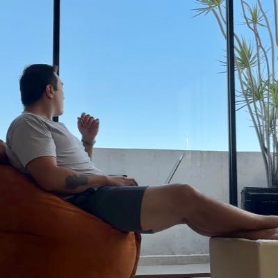 OliverFC98's profile picture. Carpe Diem 🌎