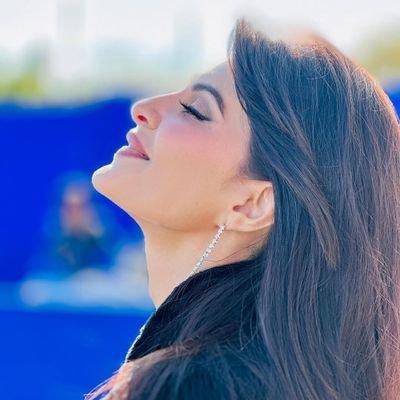 icon_pose's profile picture. Celeb poses served fresh. Iconic moments, one snap at a time.