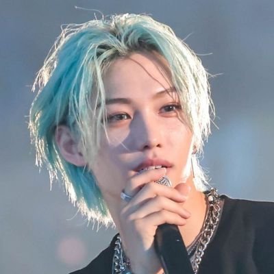 hanlixzone's profile picture. Sura 💛| she/her | 1992 | INFP

☀️LIX + 📝🧠 HAN + 🍀🎨 HJ + 🐶 SM bias 

I have OT8 good reasons to Stay 🥰

SKZ deserves the world so let's give them that 💛