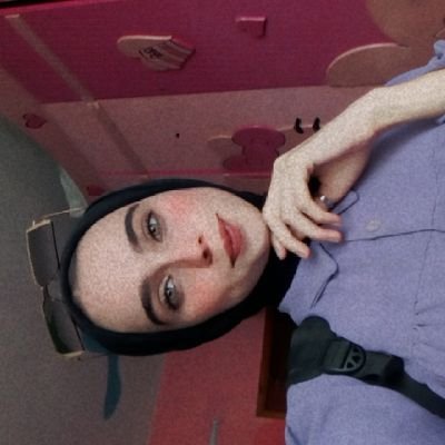 الإكتفاء بالنّفس أمر مُريح جداً
لا ينقصك قُرب أحد ولا يؤلمك بُعده.❤️🩹
