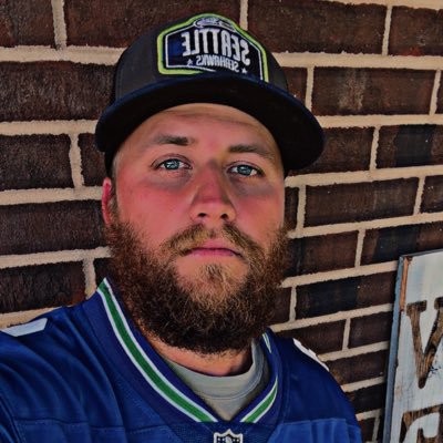 (30) God 1st. Sports Enthusiast. Boy Dad. #Seahawks #DirtyWater Big Red Sox Fan! #Celtics ☘️ #GoDucks Turn Notis on 🔔+EV Bettor Dabble: ZSpOrTy14