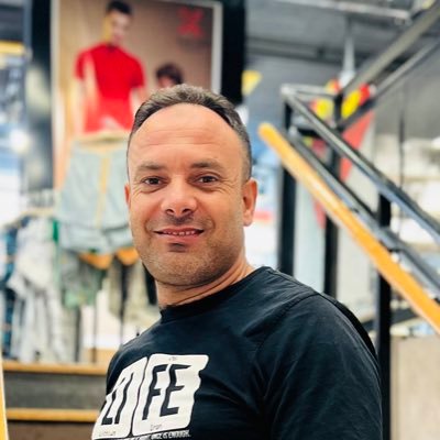 waledaziz83's profile picture. إن عِزة النفس تُضاهي جاه الملوك.