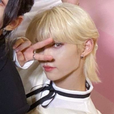 esposa do felix filha das ryuryeong sobrinha dos hyunin e neta dos jaywon
