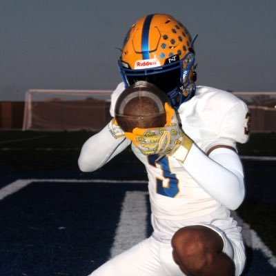 5’9-170 3.7 gpa Davnorth HS - co27 🏈primary - db secondary wr -⚾️OF/RHP/Utility player - email:nivvsyt@gmail.com - phone number :563-349-8906 - IG :ckshorter32