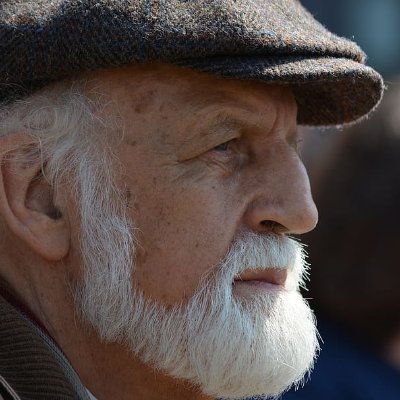 Semi-retired grumpy old bastard of Scots-Irish descent. Likes history.