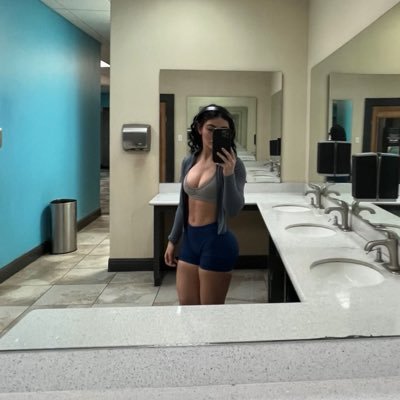 NitrousV01's profile picture. I post what I enjoy. trans🏳️‍⚧️ . Follow me for more, DMs open