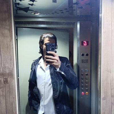 زندگی مثل شنا تو رودخونه گهه هرچی دهنت رو بیشتر ببندی بهتره
(عباسم، نمیدونم شایدم امیرم)