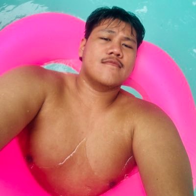 world's a mess; nangangarap✨ | ur cO.Ol tito | keeping my crazy world small | 🌈Queer | sola fide
