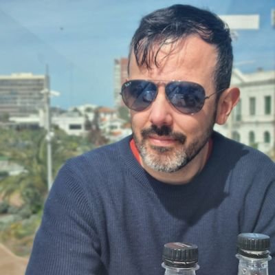 Periodista Deportivo, Emprendedor, Redes Sociales, Tecnología, Programación, Análisis de Datos, Aviación, Esposo y Papá. @Red_Futbolera