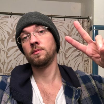 frankiefcknb's profile picture. too fem to be masc. too masc to be fem.