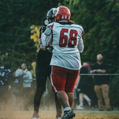 Football Athlete for DuPont Manual High-school,Ky. williamchild323@gmail.com 502-539-6671 O Line (guard and center)