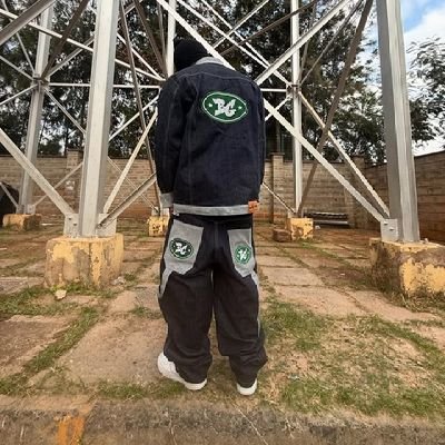Trap🔊,Football,Nba,Politics,Sarcasm,
Arsenal fan⚽
Music,
Art,
Travelling,
Fashion
