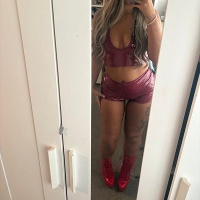 22 | Manchester-based Dominatrix | Over £500K Drained | Online & Real-Time Meets | Professional and Exclusive🖤 https://t.co/vdlx910O6f