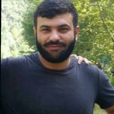 عبد مسرف على نفسه، يسأل الله الستر والتوبة، مسلم سنيّ أشعريّ حنفيّ، لبناني حسب خربشات سايكس وبيكو، مع الأخضر في كل بلاد الشام 💚 .