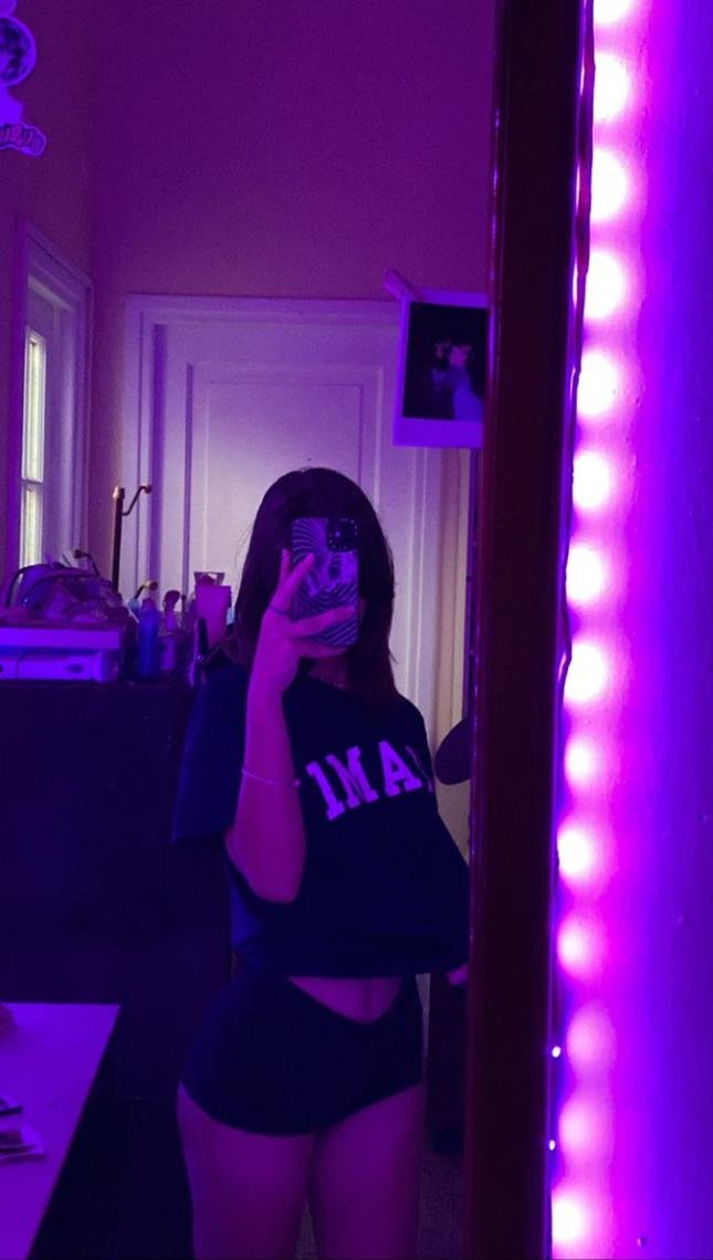 Coria_DiasV's profile picture. This is simply a side page... Kindly check out my real account @AutumGraby