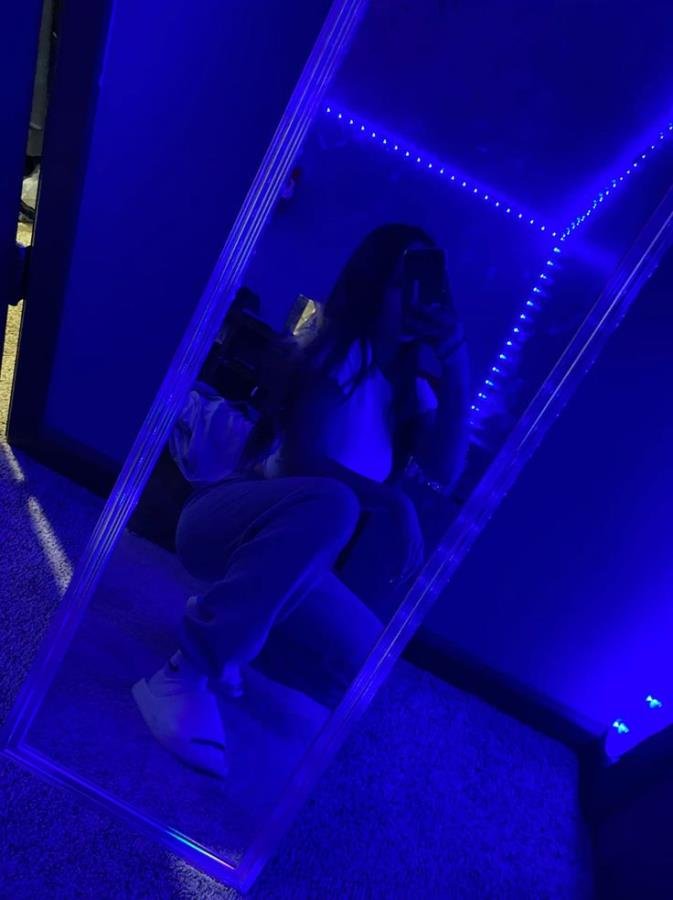 Marisol_Zane's profile picture. This is simply a side page... Please check out my real account @AutumGraby