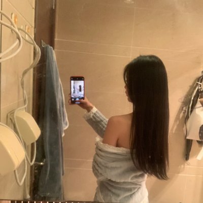 jjbp_LKDS's profile picture. I like to live my daily life like a movie scene🎬I am very focused when working, and I will make a cup of tea and watch anime when I take a break🍵