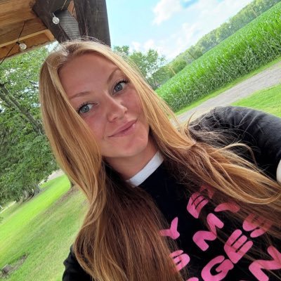 anggriachance's profile picture. 