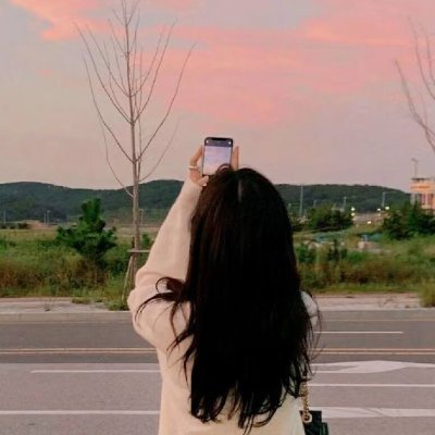 elreface's profile picture. Here to lift others up and spread good vibes ✨