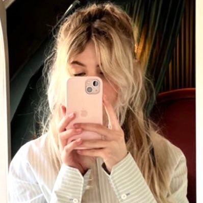 Como @CafeSlava o así. Fútbol, series, geoestrategia. Meredith Hagner, Olivia Scott Welch and Katelyn Tarver stan account. Ace ⚫🩶⚪💜 ✝️ Christ Is King 👑