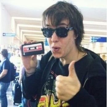 shedoesthewoodz's profile picture. 🌈 be cruel to me, cause i’m a fool for you       @lumenmustdie is my booty call