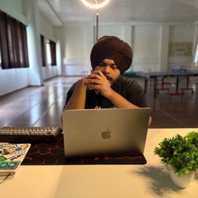 Azmuth @vibegamefun | Member @SuperteamIN | @the_zo_world #343 | @indiesonsolana cabal | travel, crypto and vibes | @solana ❤️