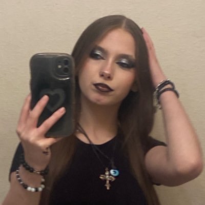 GloMil47's profile picture. Just here for the quenissance