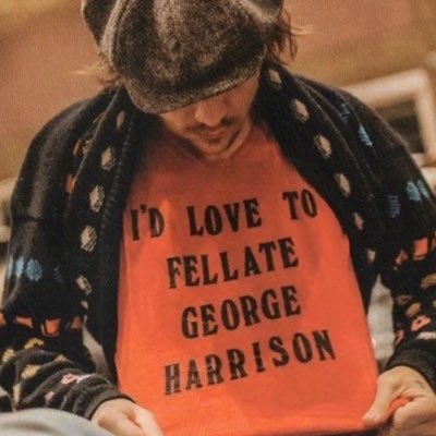 loafergaze's profile picture. (I am large, I contain multitudes.)