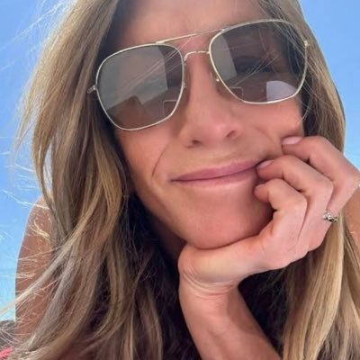 jennanniston57's profile picture. Jennifer Aniston secretary