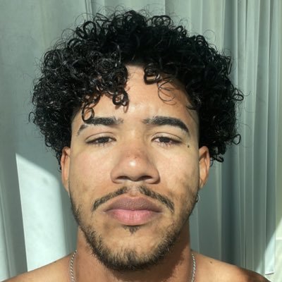 michellmoura_'s profile picture. 📍SÃO CRISTÓVÃO-SE🏐/BRASIL🇧🇷
  Insta: @michellmoura_ 
🍃Seja luz! O mundo anda cheio de gente cinza.