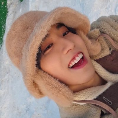 。・:˚:✧。 among the stars, my heart chose #한지성 ✧:˚:・。