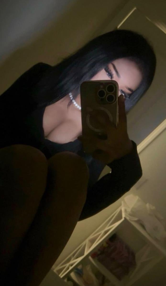 This is only a side page... Kindly follow my real account @GaibySummer