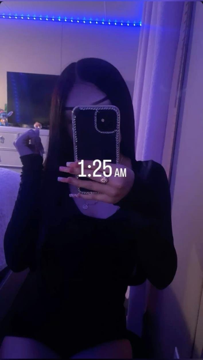 Danna_ColemanD's profile picture. This is just a side page... Please check out my main page @GaibySummer