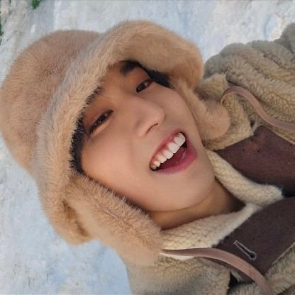 emizmoon's profile picture. Freedom is the oxygen of the soul