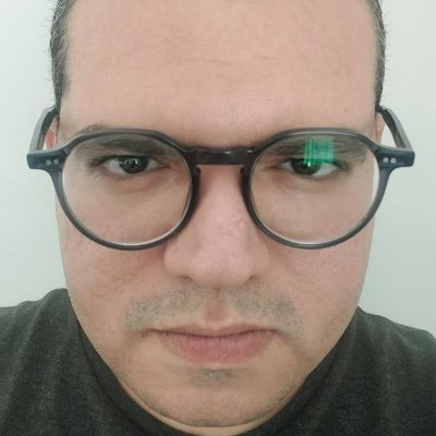 Professor de Língua Inglesa na PMF e graduando em Jornalismo na UFC.