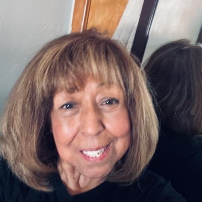 JulieGeyer19's profile picture. 