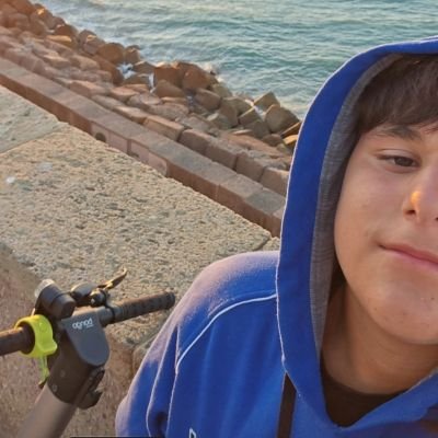 anelo0120's profile picture. 