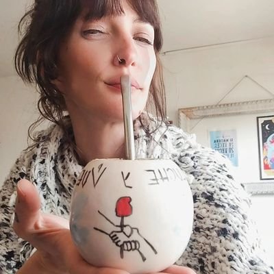 🧉🚬🍷🐧✌🏼
Cómo no voy a quererla a Cristina, si la odian ustedes.