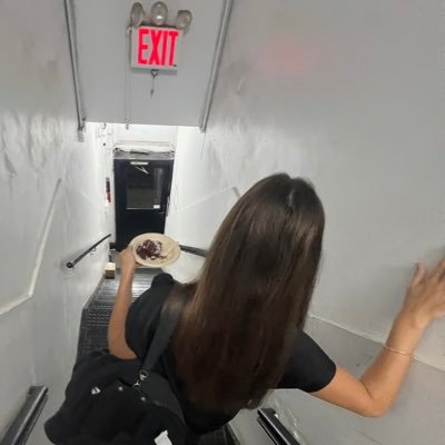 luuuuuuuser's profile picture. ⭐️🆗