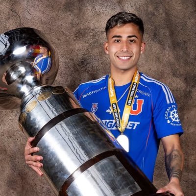 fracxn's profile picture. 🍗