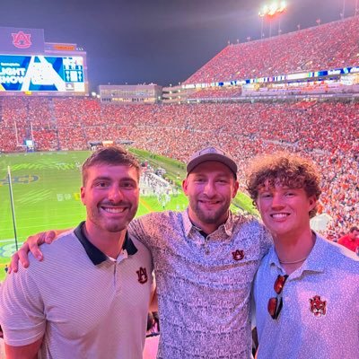 jludz55's profile picture. Augustana University alum | Christ is King!