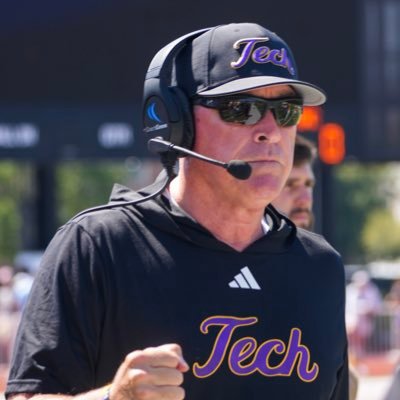 Head Football Coach-Tennessee Tech University. #WingsUp #AimHigh “Everybody matters, or nobody matters.”
