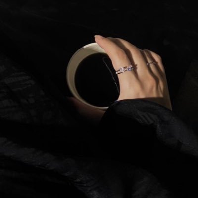 lliuxnu's profile picture. 