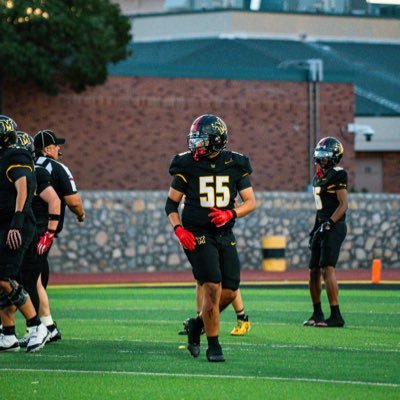 izaiah1x_'s profile picture. ‘26 | DE | |#55| 6’0 | 215lbs | Parkland high school | El Paso Tx