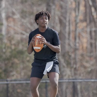 Tyvai Deas C/O 2029 QB/Athlete 5’8 158lbs NCAA ID : 2503526571 tyvaideas2029@gmail.com (854) 844-6756