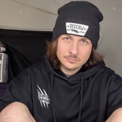 I’m Chris :) 🔞 🏠=Oregon * this is the only backup account any other account is fake*. https://t.co/oc0BeMdvBz more content on OFs💕👇