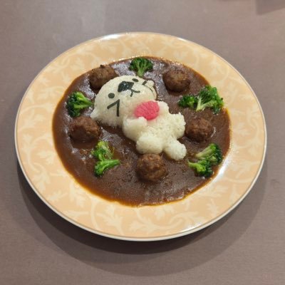 dental_g18588's profile picture. 歯科医師○年目。専門分野なし。中途半端すぎるけど、こじんまりと少人数スタッフで開業するのが夢．そんなことできますか、、、？？いろいろ勉強中。ラッコが好き。ヘッダーは夜の大阪城。かっこよ。