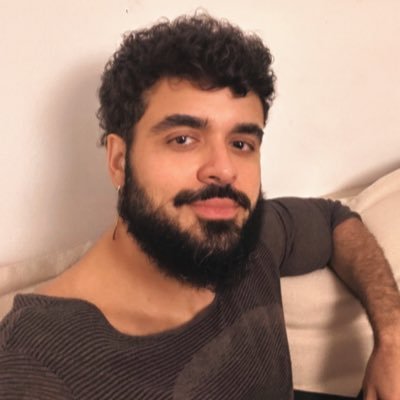 ✍️ escrevendo besteiras que logo apagarei… (https://t.co/fTYY59KTZR)