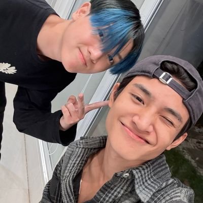 *&T ( 🚶🏻♂️) 아홉 𓈒 🎧 🏡🍨 – 𝑡𝑎𝑘𝑖 ۫ ❀
𝙸♥️Japan boi : 💌 @ 789 🆒 yusan ! 🫷🏻
and👉🏻💕 #ALANpasawee #JUNGT #CHEESEchayapol #FRAMEtanannat