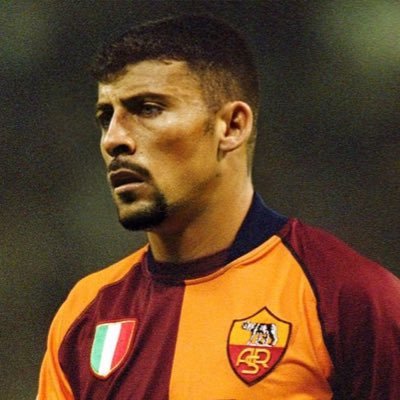 العاشقون لا يغيرون من يعشقون ابداً و إن كان هناك قليلاً من خيبة الأمل ❤️🧡